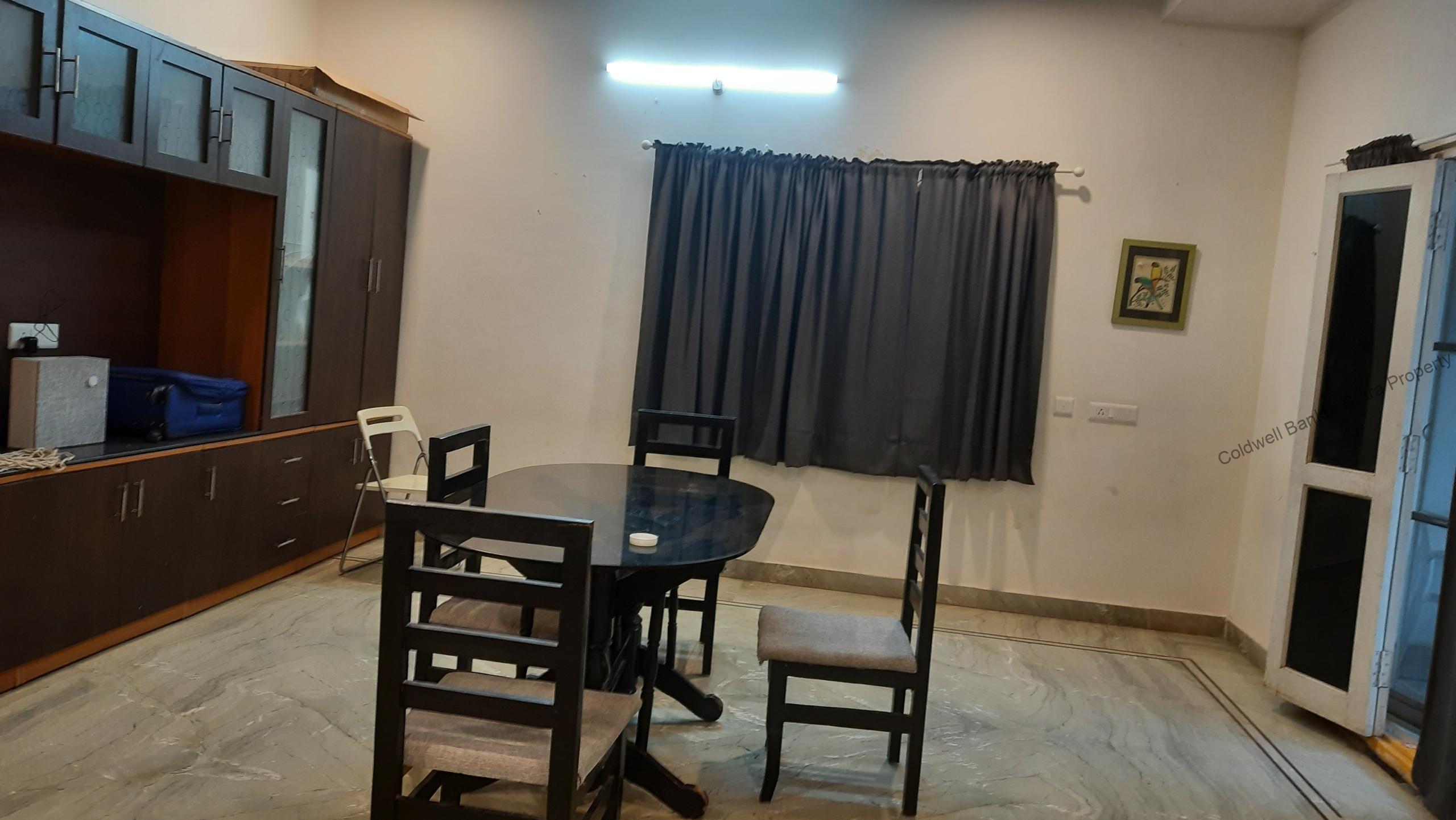 265 Sq. Yard 5 BHK Residential Independent House / Villa for Sale in