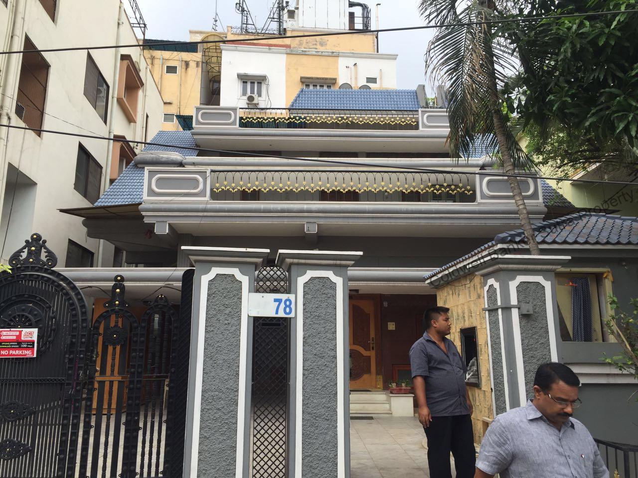 350 Sq. Yard 4 BHK Residential Independent House / Villa for Sale in Kundan BaghBegumpet